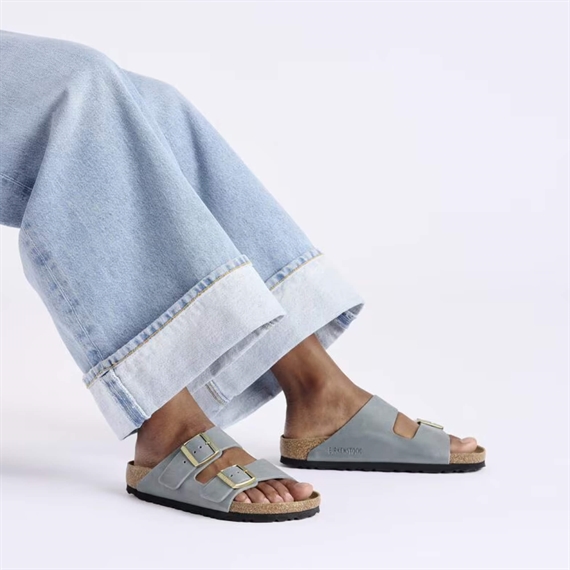 Birkenstock Arizona Oiled Leather Sandaler, Basalt Gray